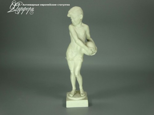 Купить фарфоровые статуэтки Hutschenreuther, Юный футболист, Германия